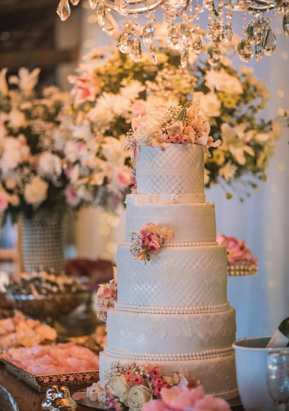 white-and-pink-floral-cake.jpg white and pink floral cake